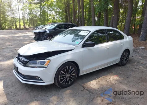 2016 Volkswagen Jetta 1.8T Sport из США, поврежденный, VIN 3VWD17AJXGM269982
